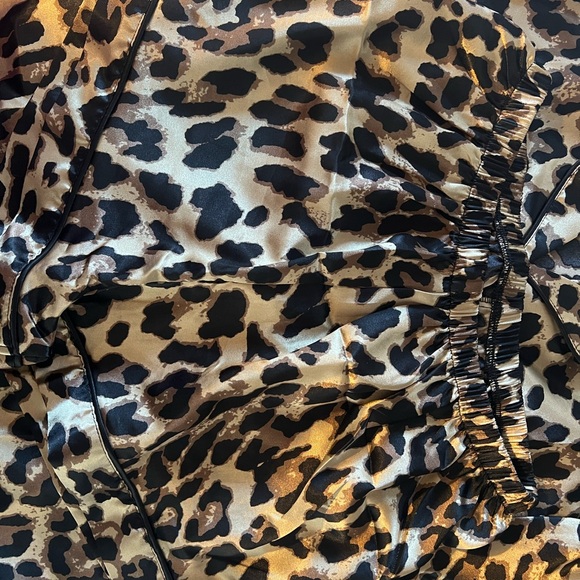 Brand new open the package to take the pictures leopard print lounge set - Picture 5 of 8